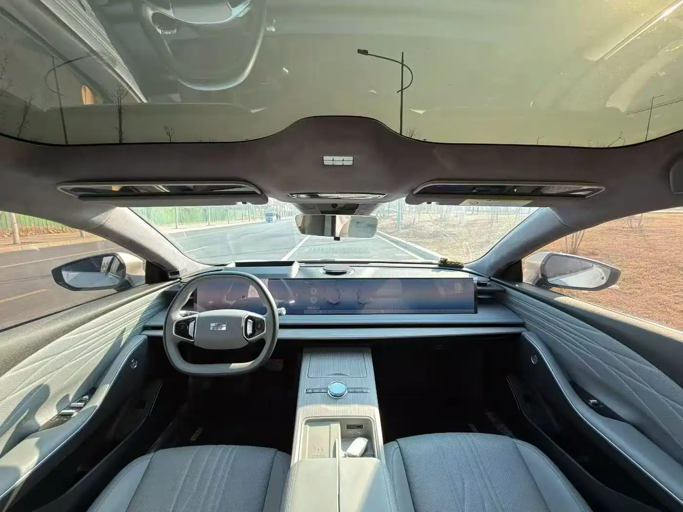 GEELY GALAXY GALAXY E8