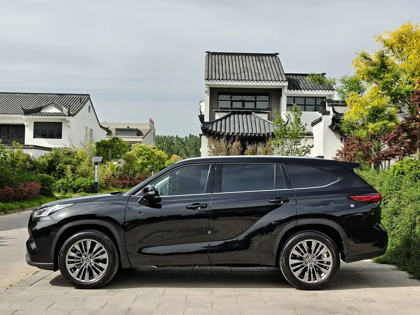 Toyota Highlander 2022 380T 4WD Luxury 7-Seater фото 4
