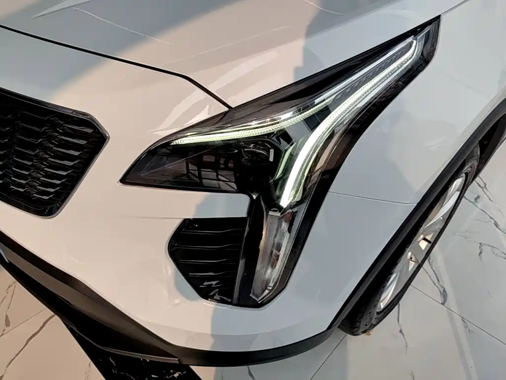 Cadillac XT4 2023 2022 28T FWD Style