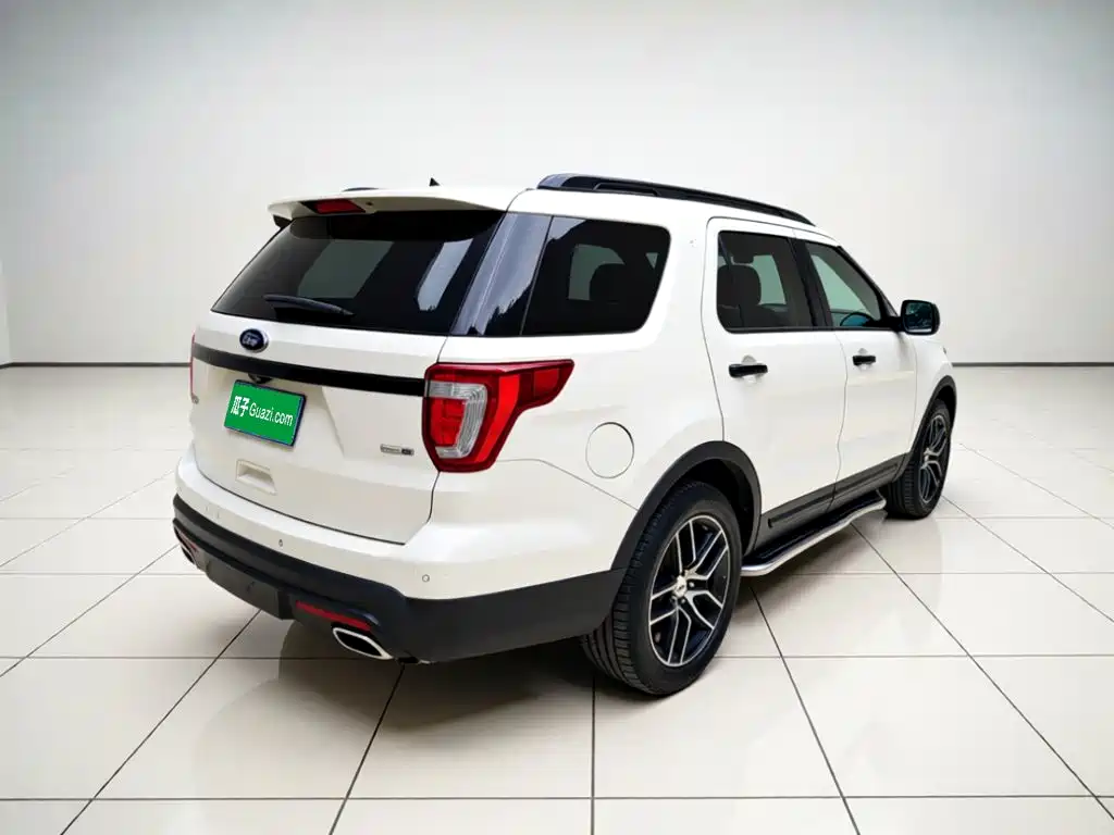 Фото 4 - Ford Explorer (Import)