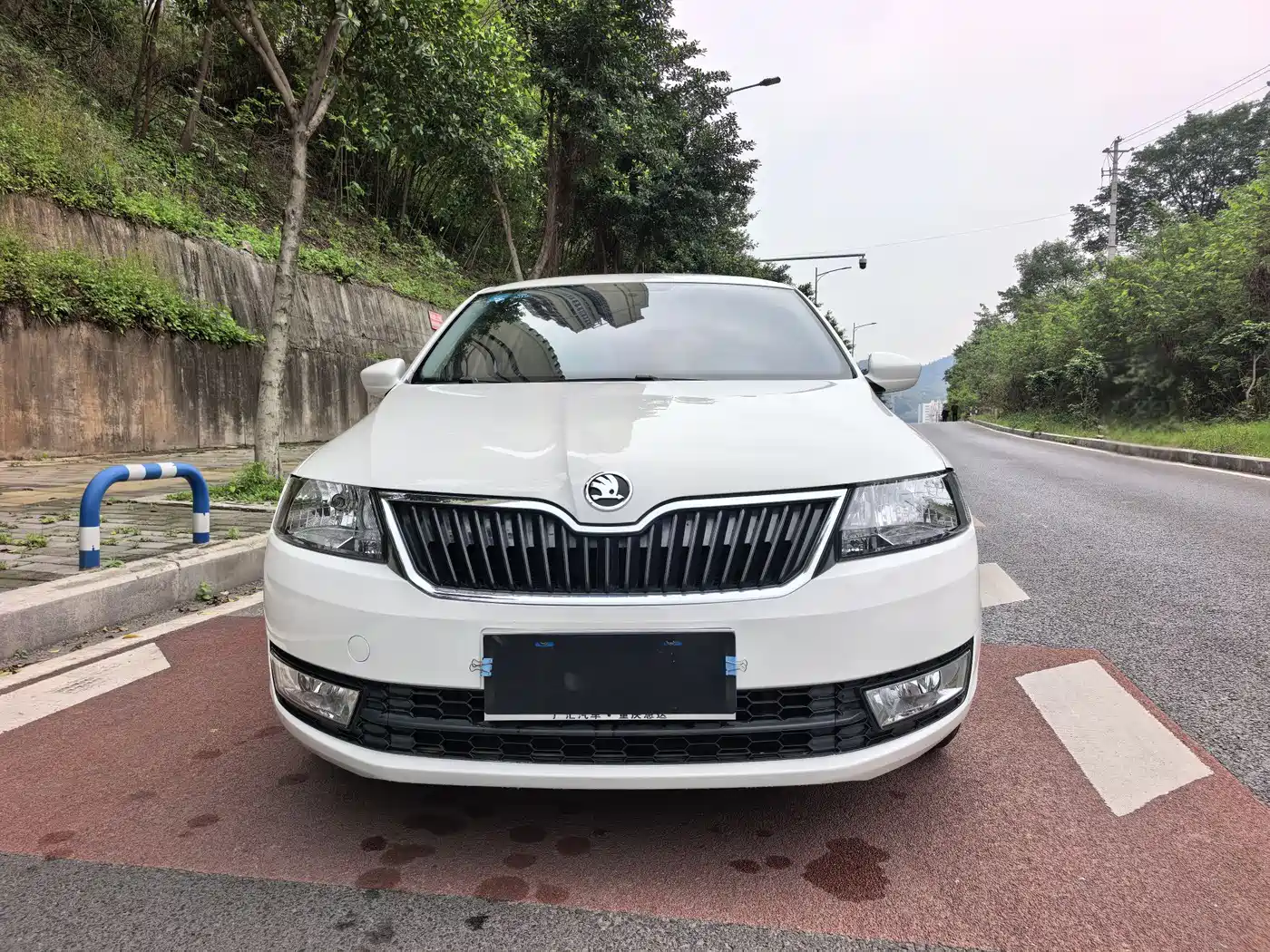Škoda Skoda Rapid Spaceback 2016 Facelift 1.6L Automatic Innovation Edition фото 2
