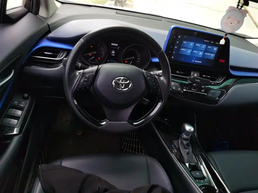 Toyota C-HR 2021 2.0L Luxury Edition фото 3