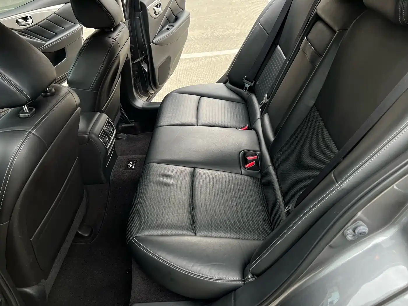 Infiniti Q50 2015 2014 3.7L Luxury Sport
