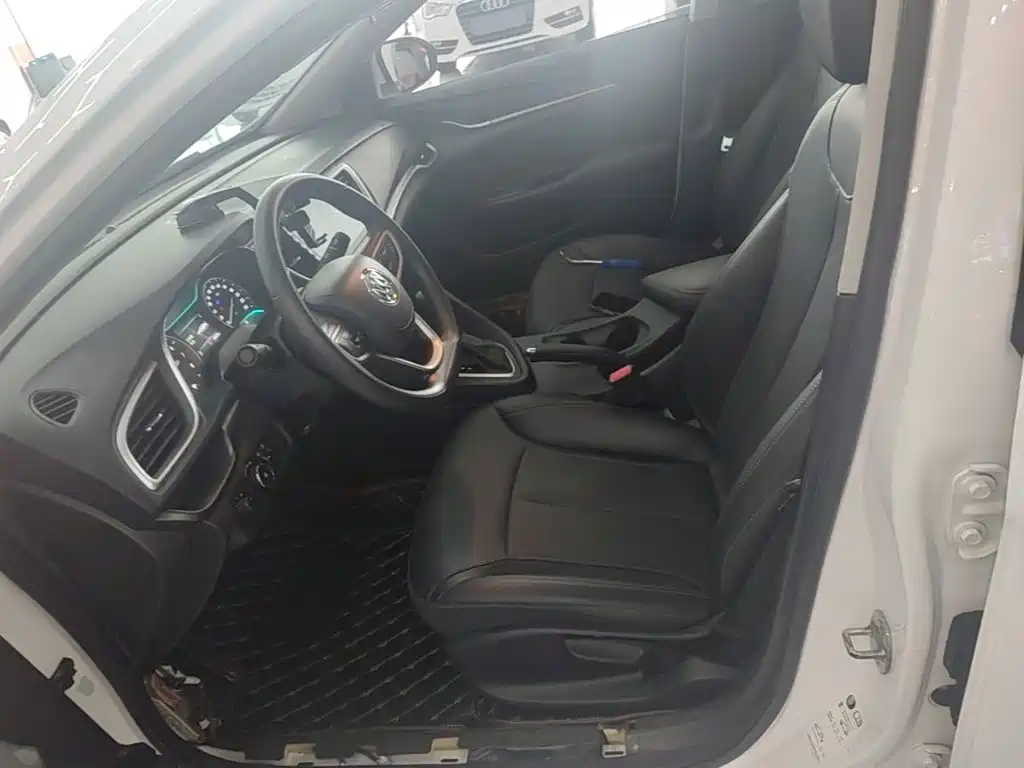 Фото 15 - Buick Excelle