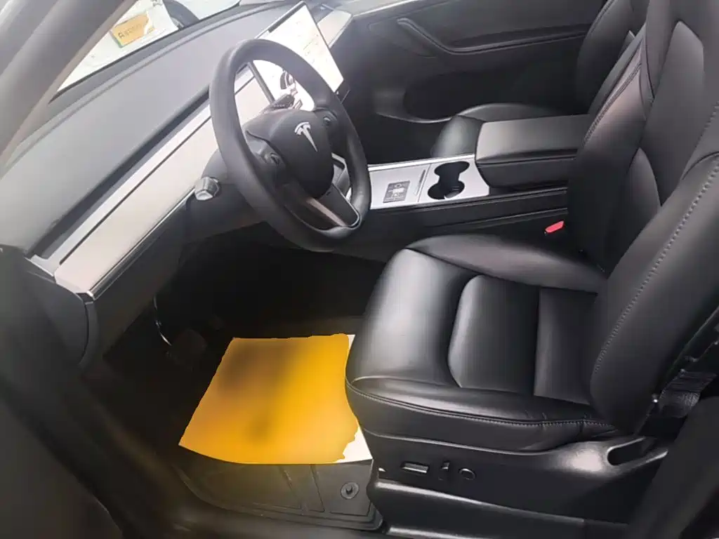 صورة 15 - Tesla Model Y