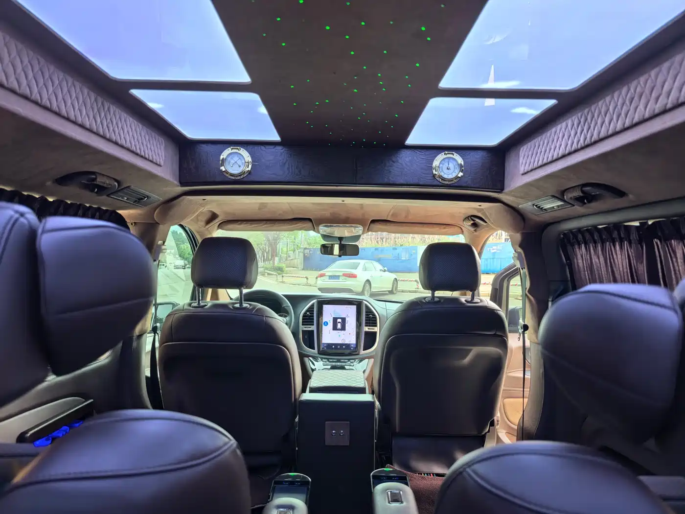 Mercedes-Benz Vito 2018 2.0T Elite Edition 7-Seater China V фото 10