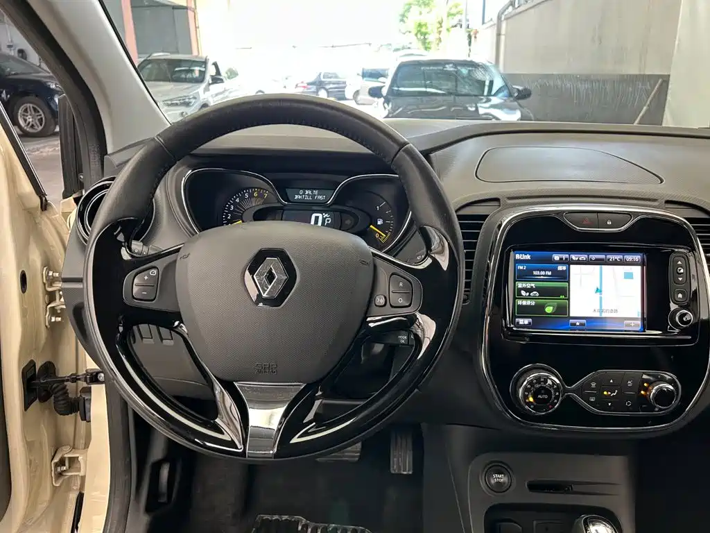 Фото 13 - Renault Captur