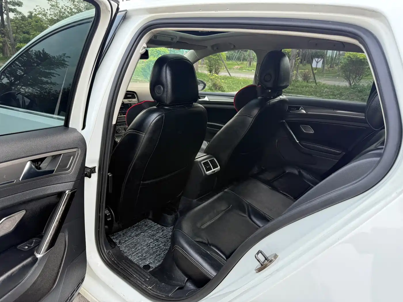 Volkswagen Golf 2014 1.6L Automatic Comfort фото 13
