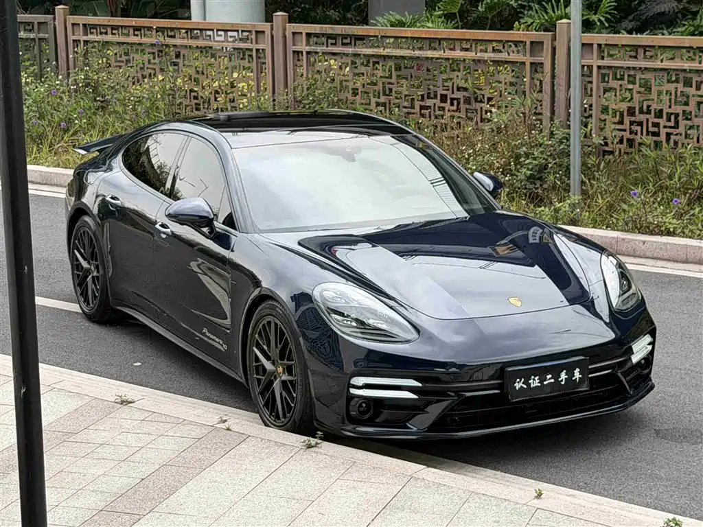 صورة 4 - Porsche Panamera