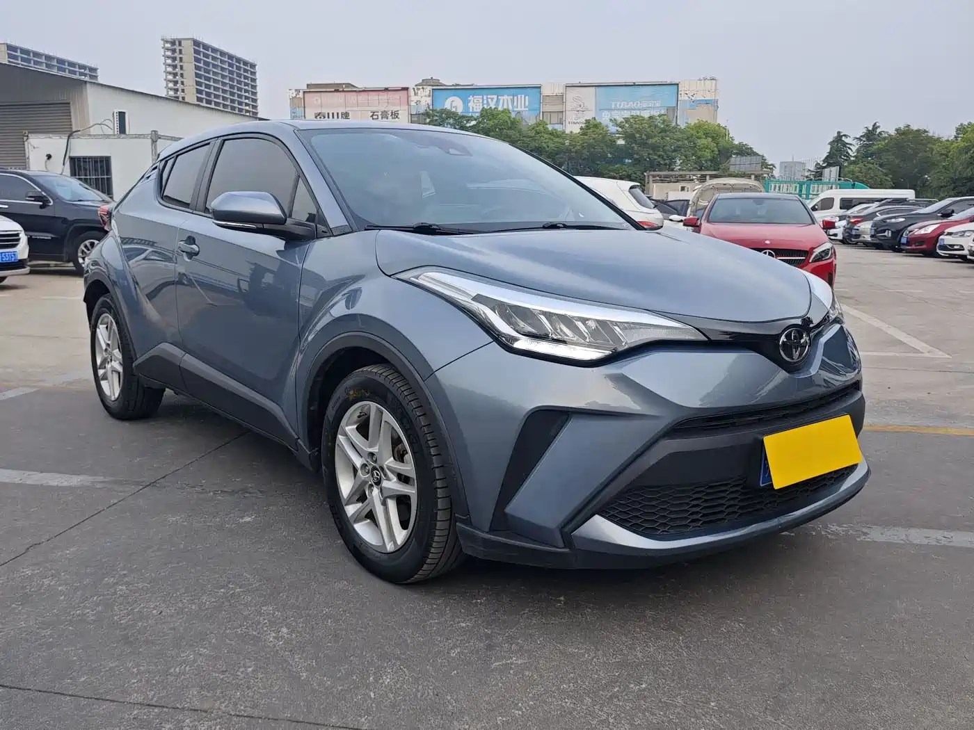 Toyota C-HR 2021 2.0L Luxury Edition фото 3