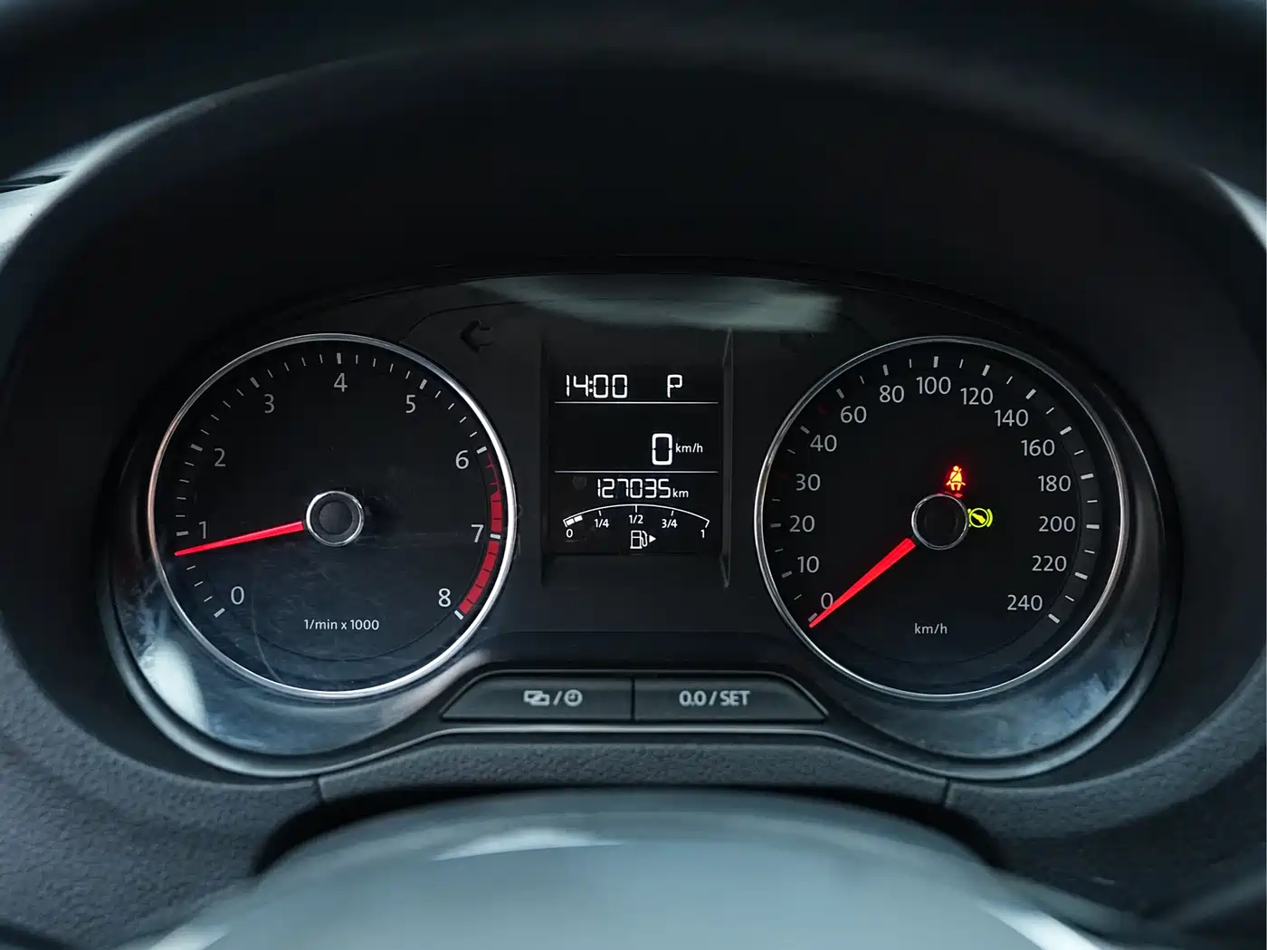 Volkswagen Polo 2014 1.6L Cross Polo Automatic фото 18