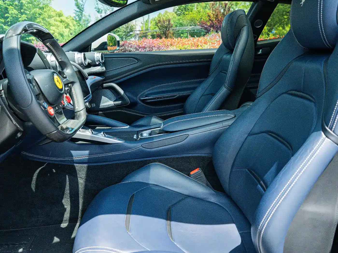 Ferrari GTC4Lusso 2016 6.3L V12 фото 11