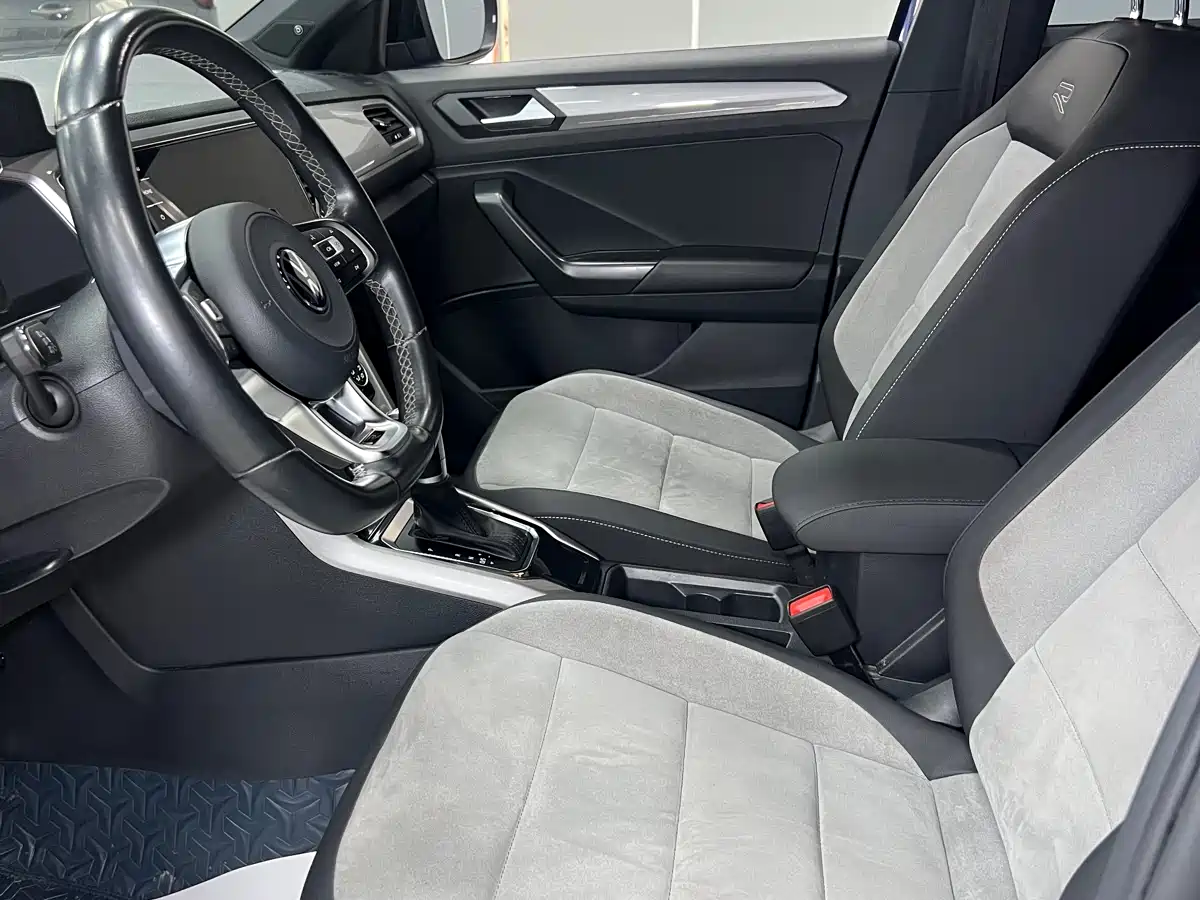 VOLKSWAGEN T ROC EXPLORING SONGS