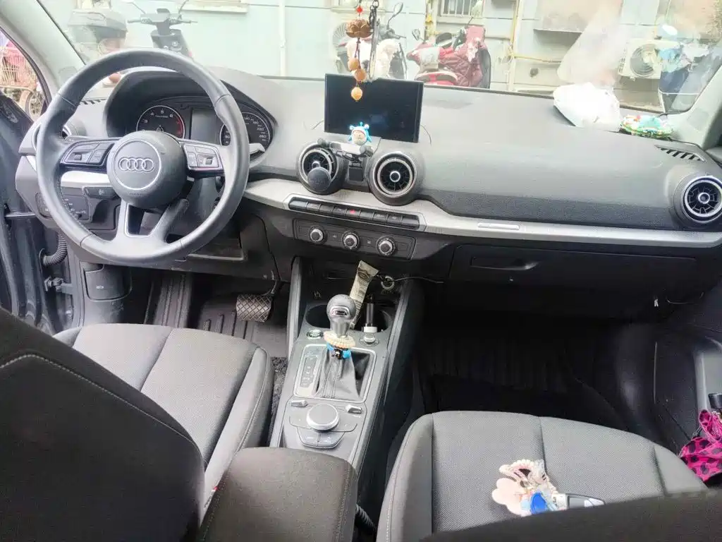 Photo 12 - Audi Q2L