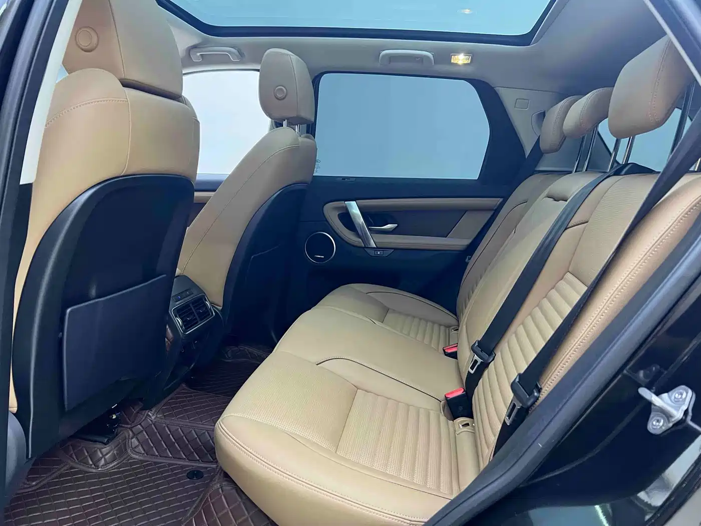 Land Rover Discovery Sport 2025 249PS Performance Tech Edition фото 19