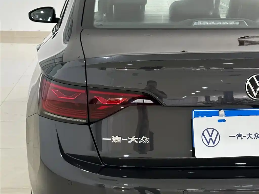 Photo 15 - Volkswagen Sagitar