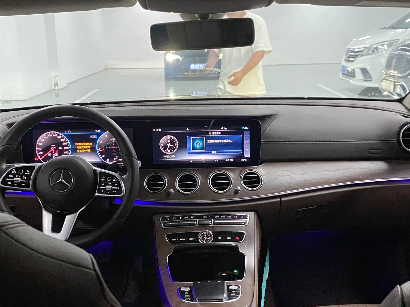 Фото 10 - Mercedes-Benz E-Class