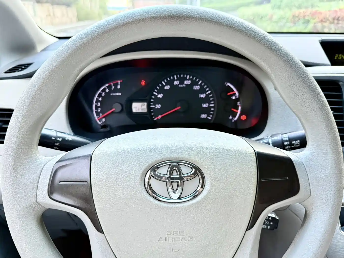 Toyota Sienna 2015 3.5L 2WD LE фото 9
