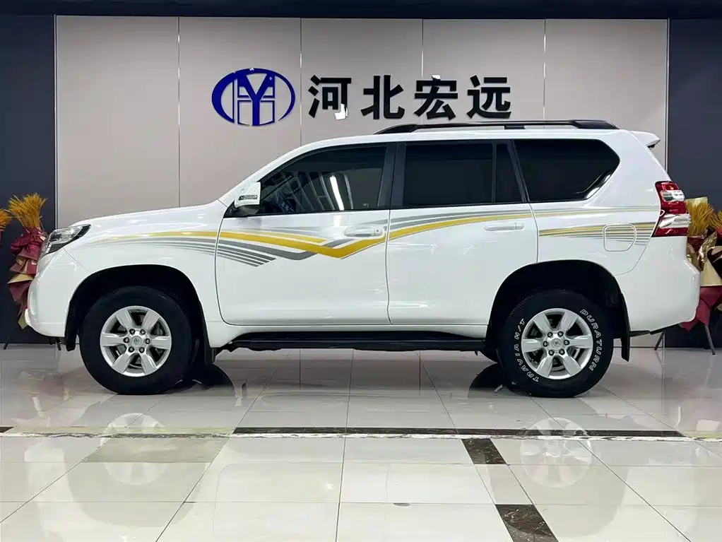 Toyota Prado 2014 4.0L Automatic TX-L фото 3