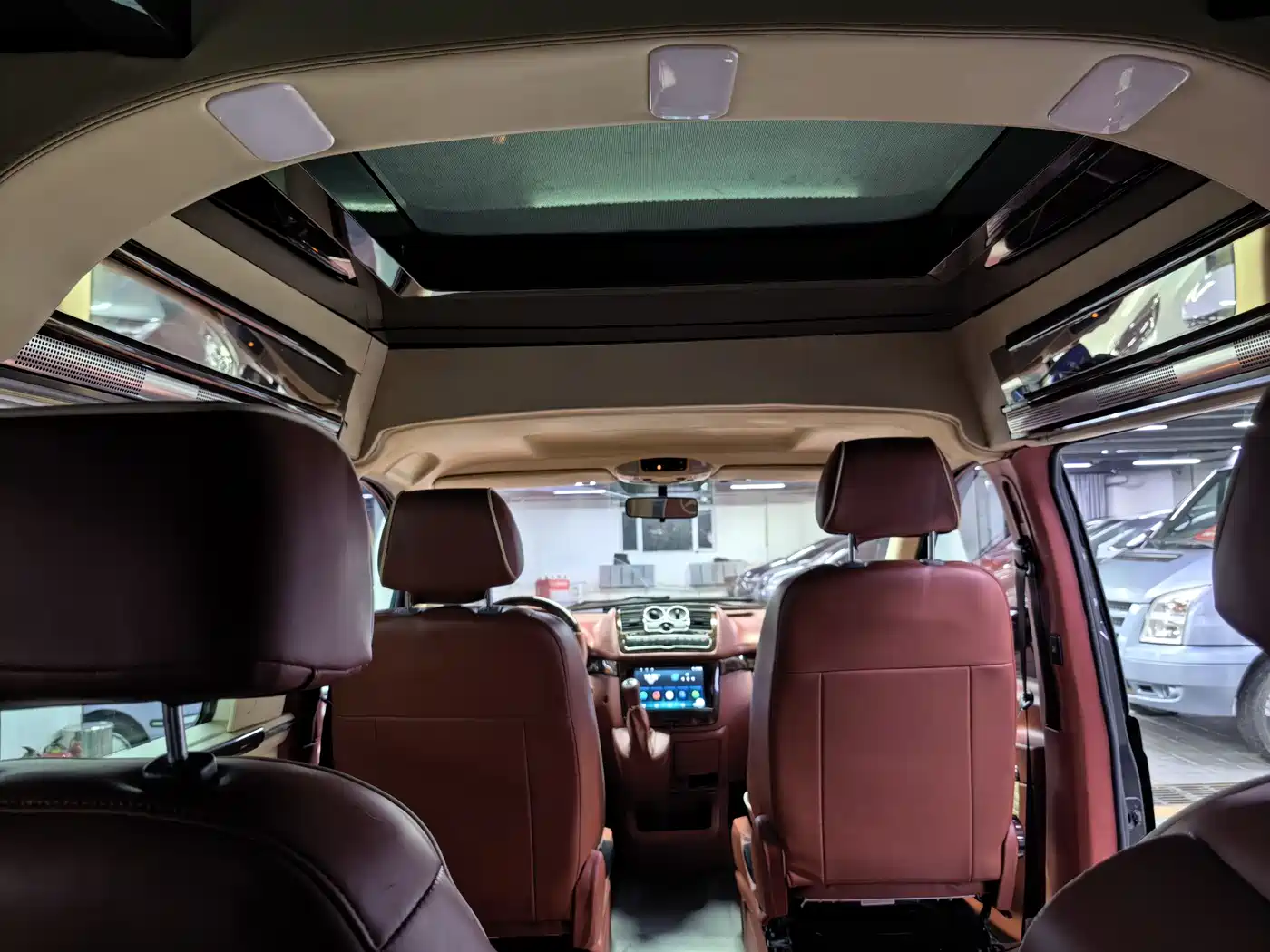 Mercedes-Benz Vito 2013 Model 3.0L Elite Edition фото 13