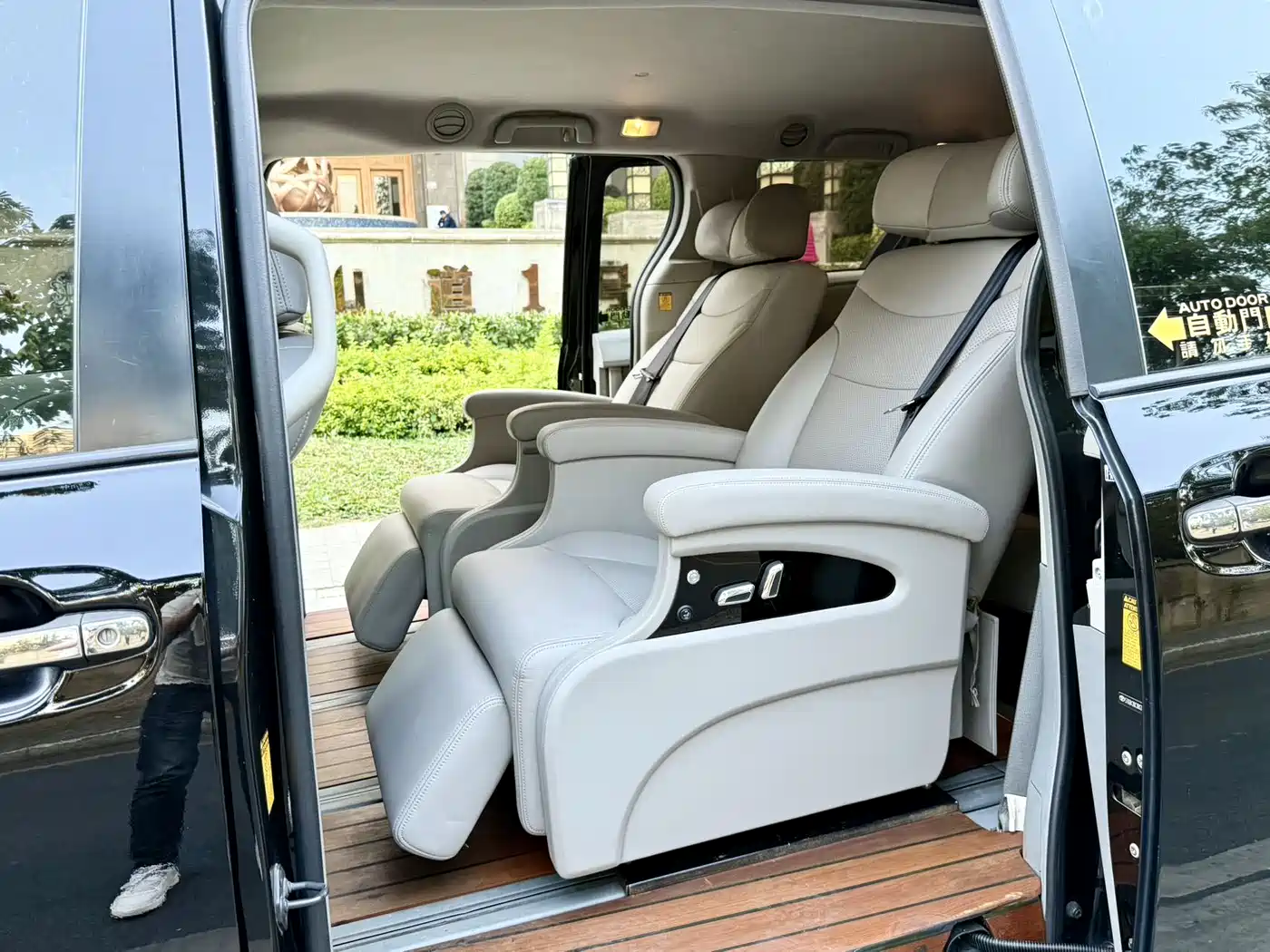 Toyota Sienna 2015 3.5L 2WD LE фото 11