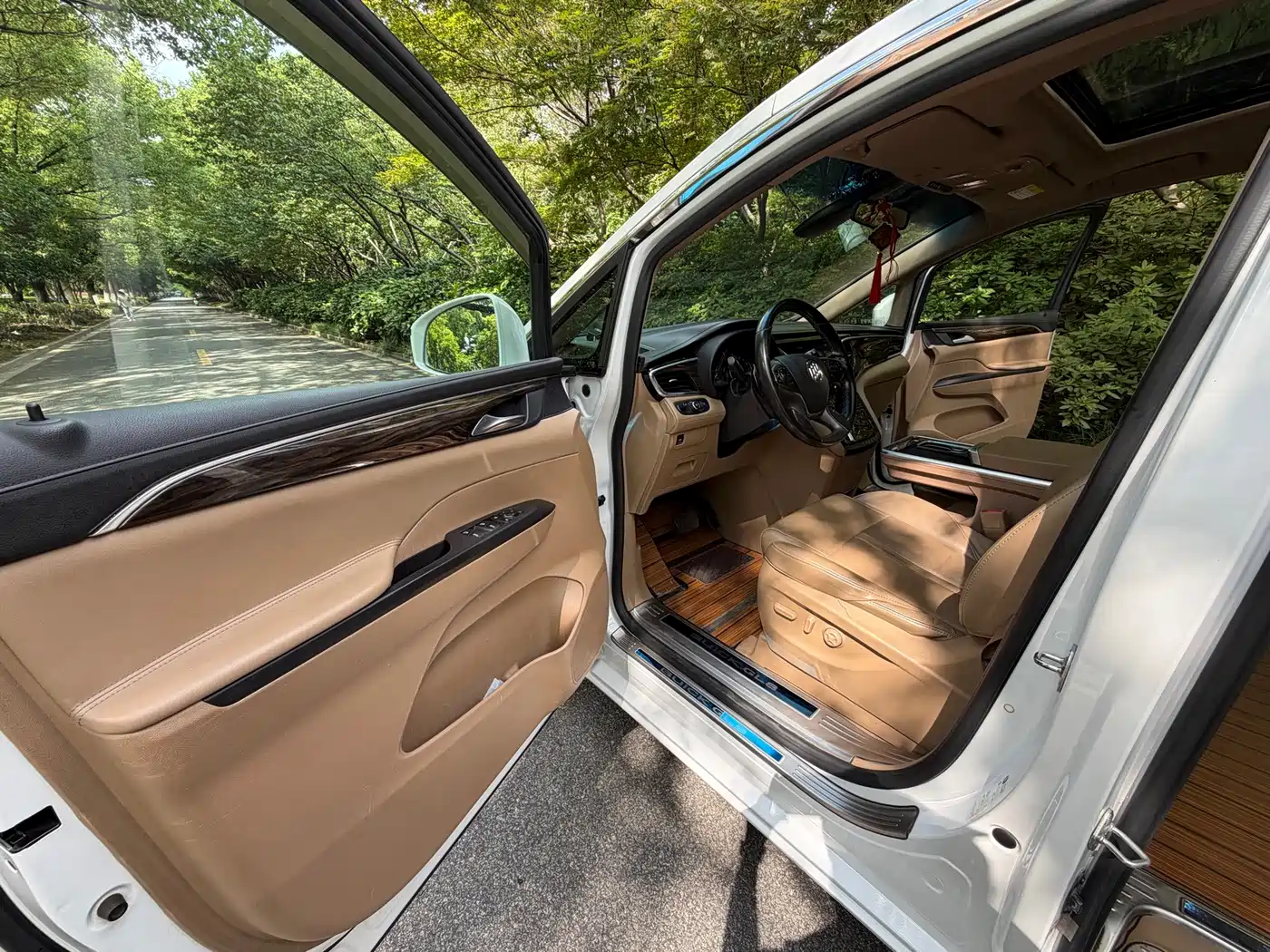 Фото 8 - Buick GL8