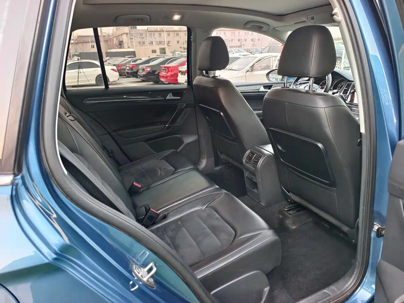 Volkswagen Golf Sportsvan 2018 280TSI Automatic Luxury фото 17