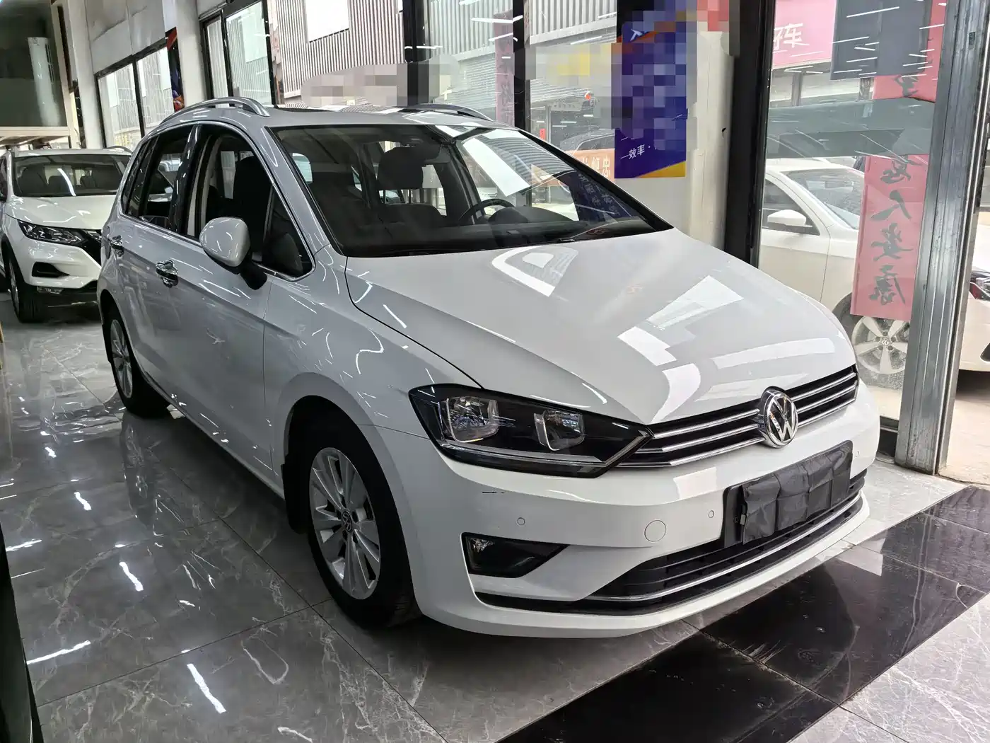 Volkswagen Golf Sportsvan 2016 230TSI Automatic Progressive фото 3