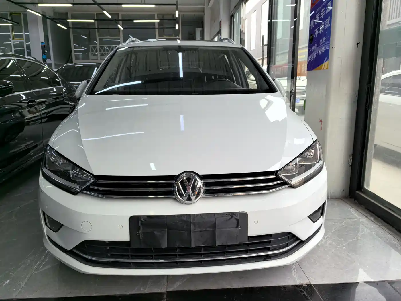 Volkswagen Golf Sportsvan 2016 230TSI Automatic Progressive фото 2