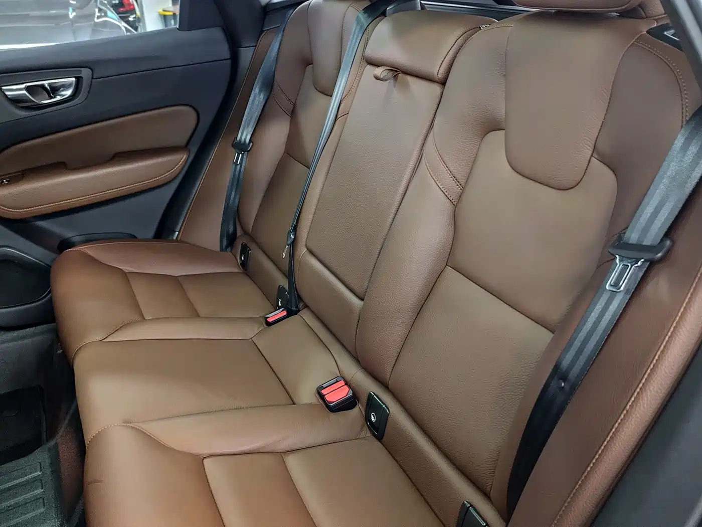 Фото 8 - Volvo XC60