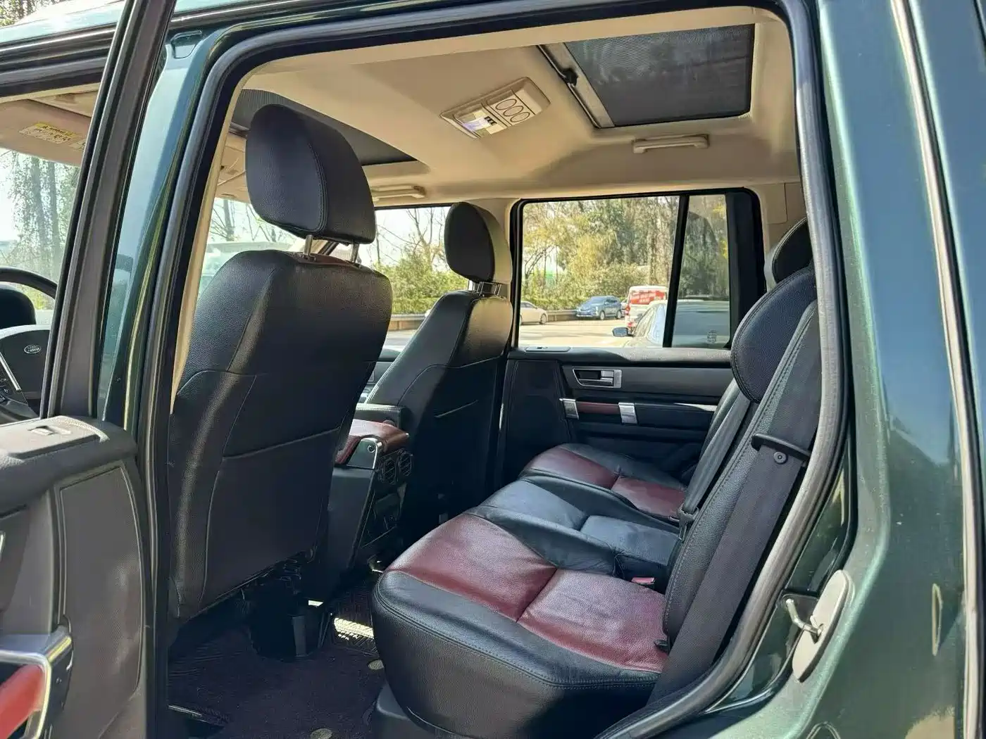 Land Rover Discovery 2011 2.7 TDV6 S Diesel фото 6