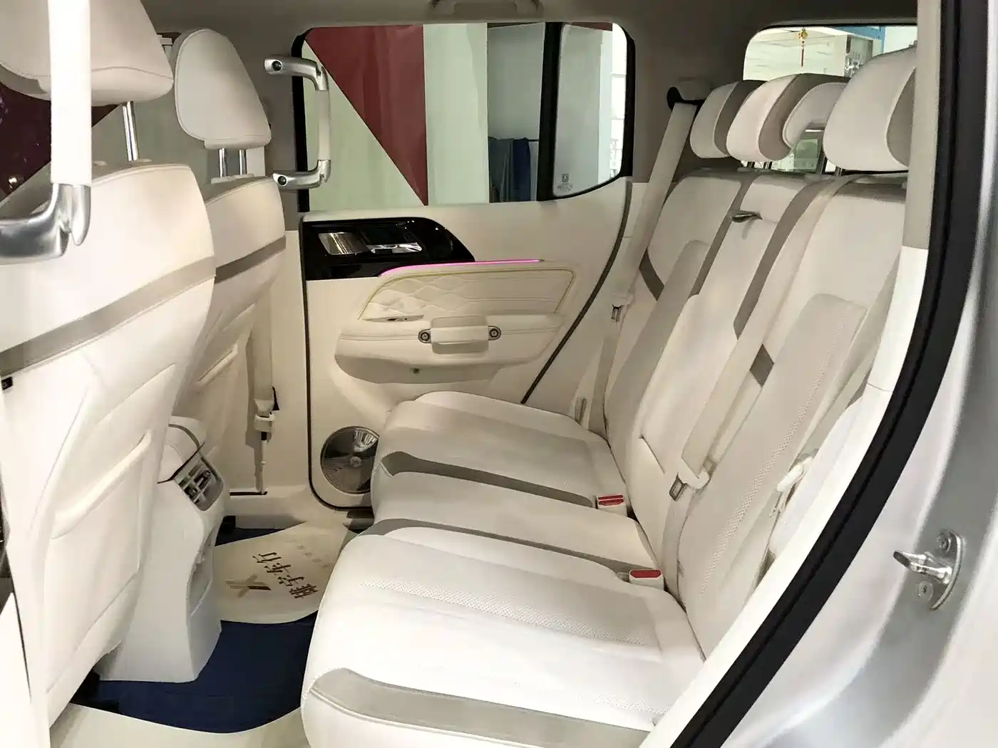 TANK CO CREATION TANK 300