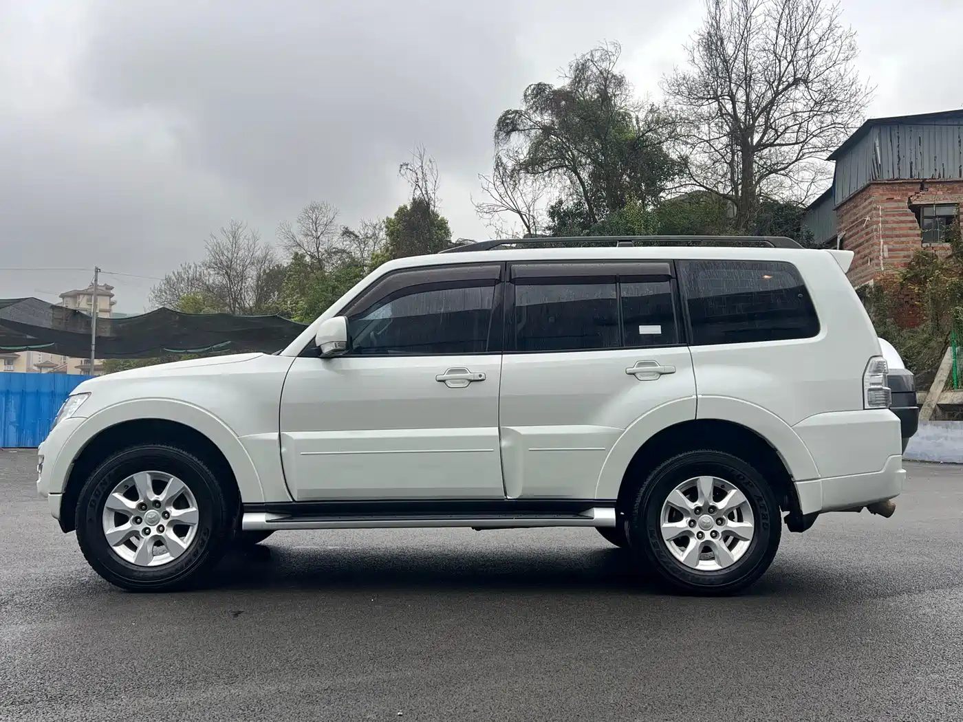 Mitsubishi Pajero (Import) 2018 3.0L Automatic Standard Edition фото 4