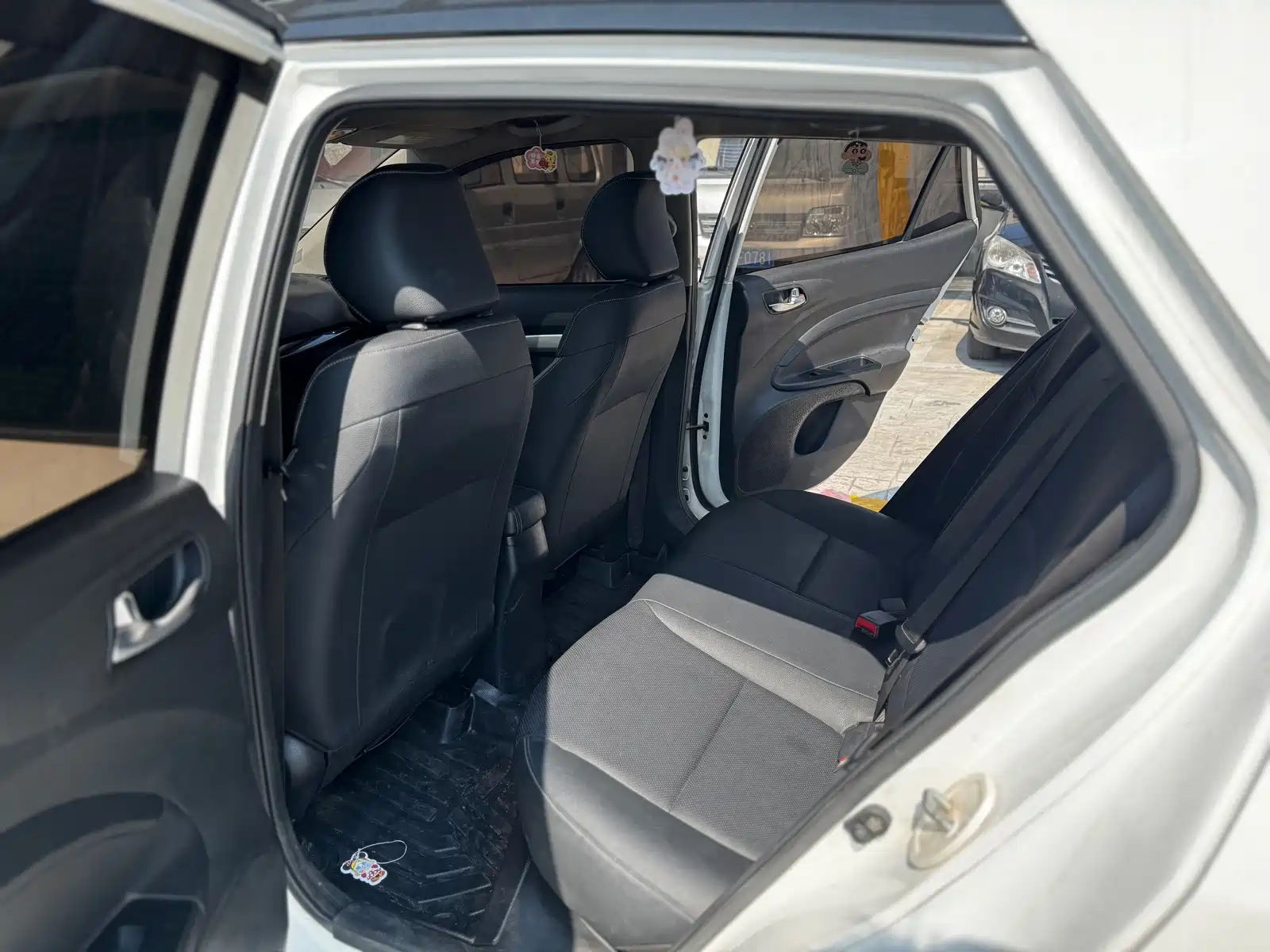 صورة 9 - Kia KX1