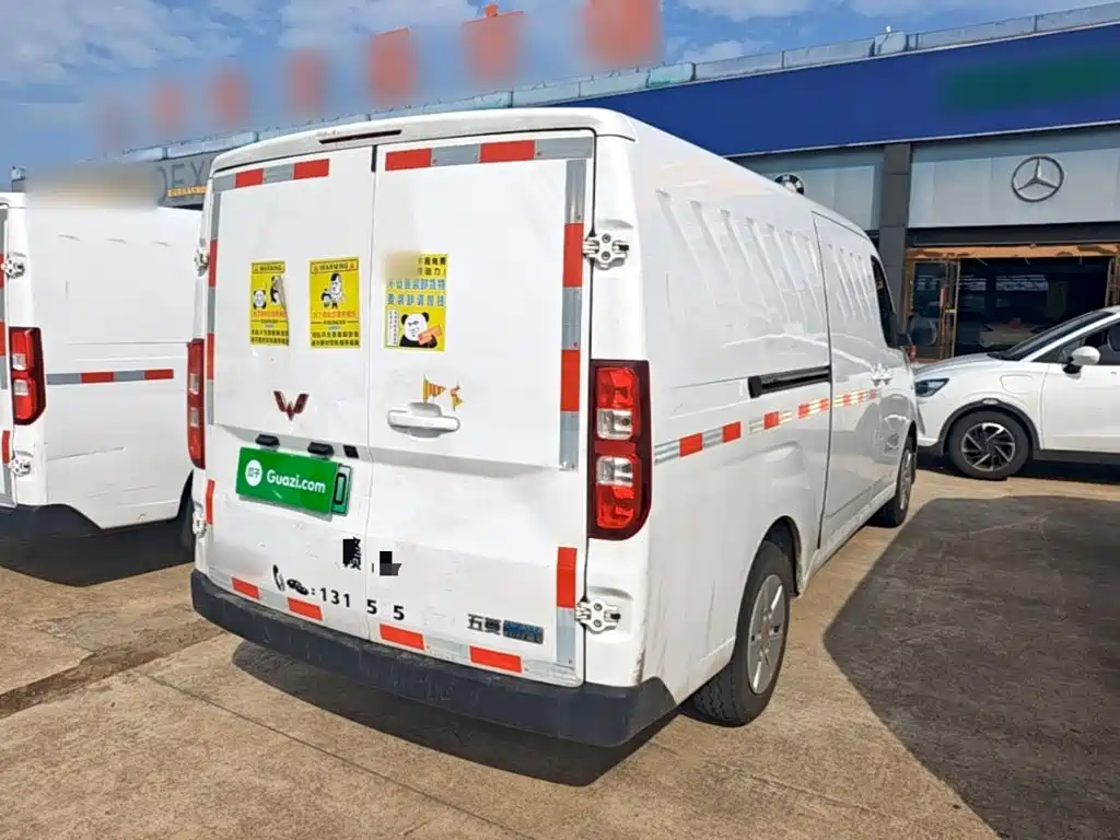 Wuling Motors Wuling Yangguang 2025 2024 Model 300km Comfort Enclosed Window Version 75kW