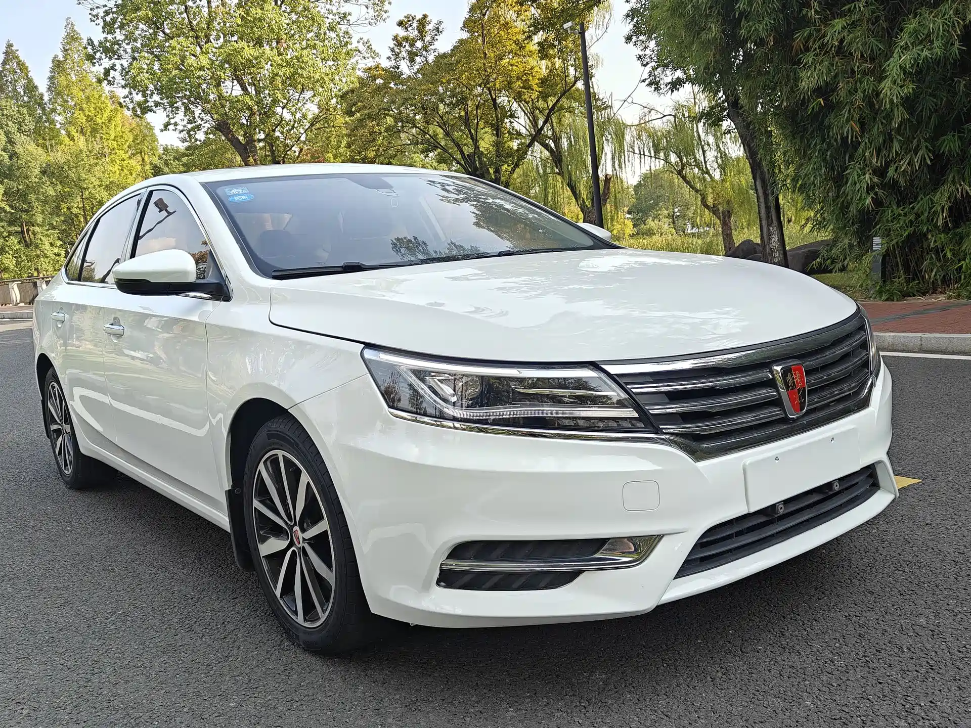 Фото 3 - Roewe i6