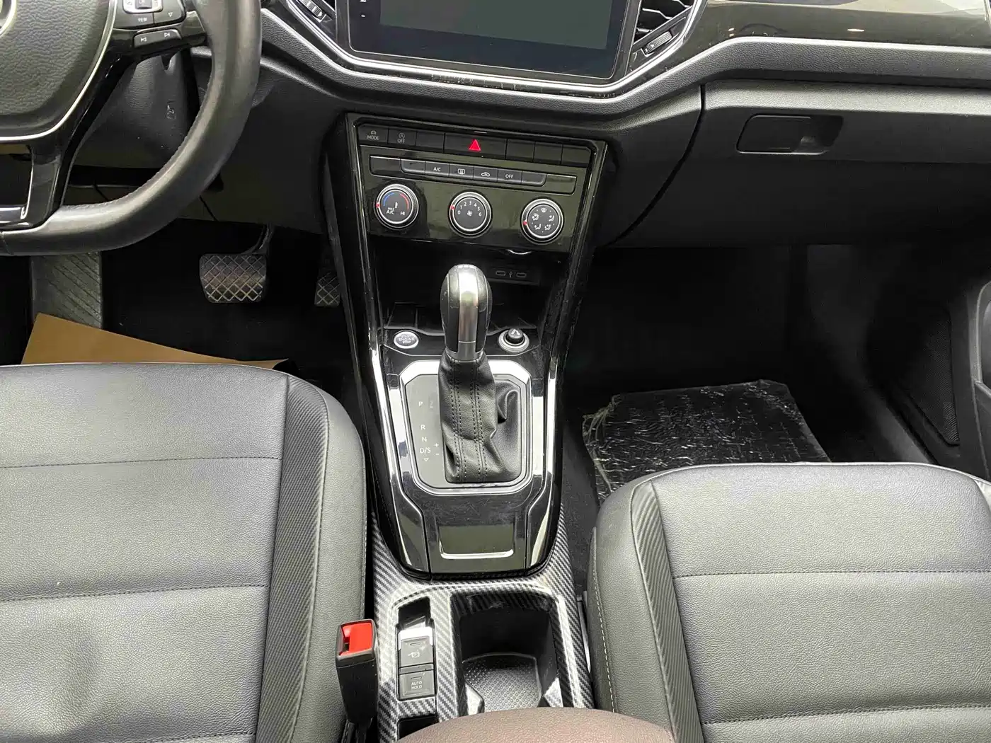 Фото 10 - Volkswagen T-ROC