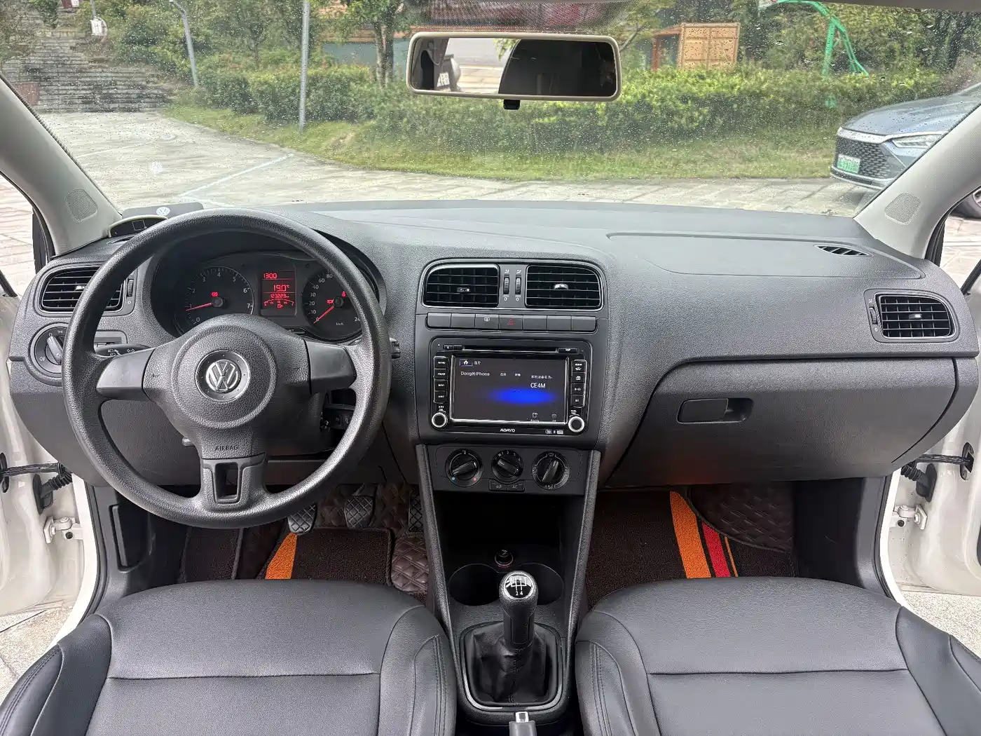Volkswagen Polo 2014 2013 1.4L Manual Trend Edition