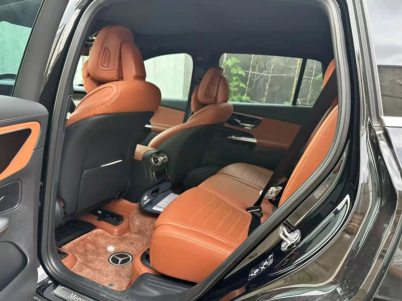 Photo 6 - Mercedes-Benz GLC