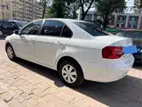 Photo 5 - Volkswagen Jetta