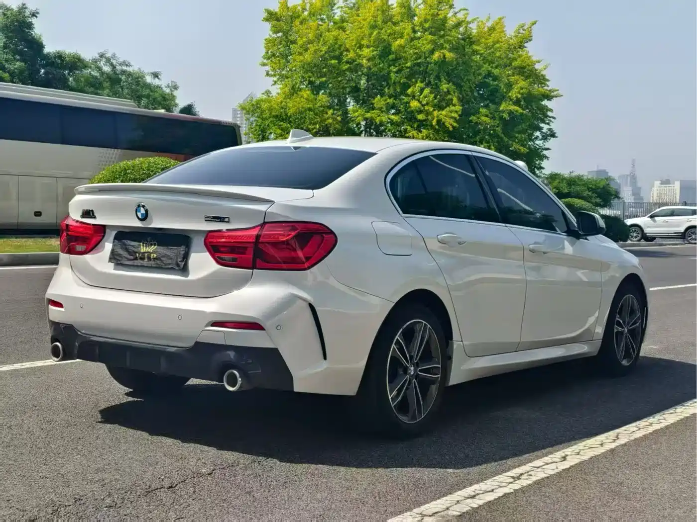 BMW 1-SERIES