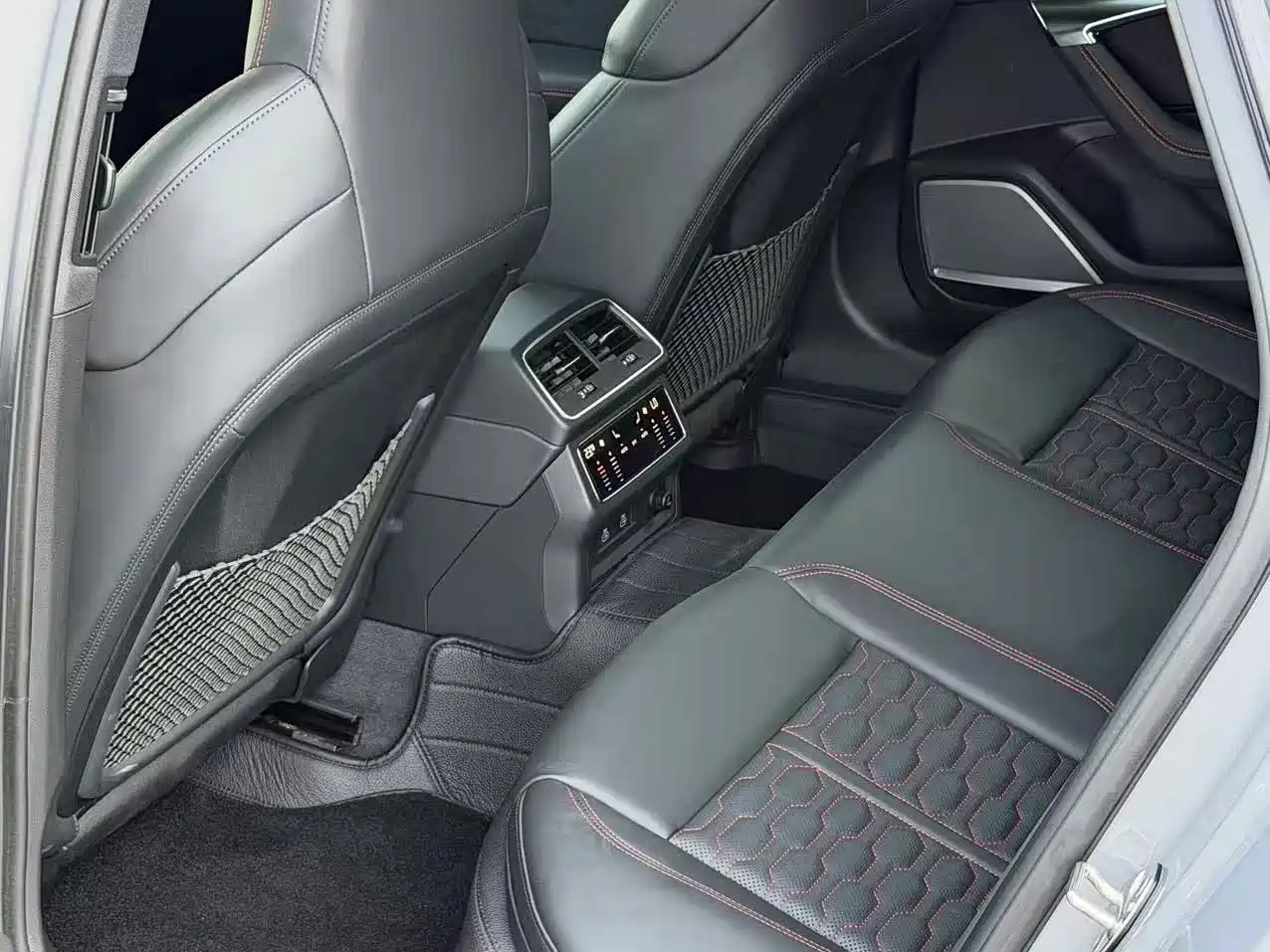 Audi RS 6 2024 2024 RS 6 4.0T Avant performance