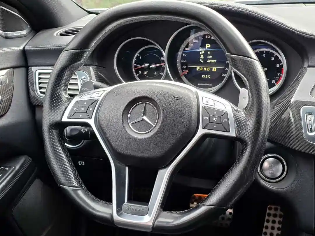 Mercedes-Benz CLS AMG 2012 AMG CLS 63 фото 7