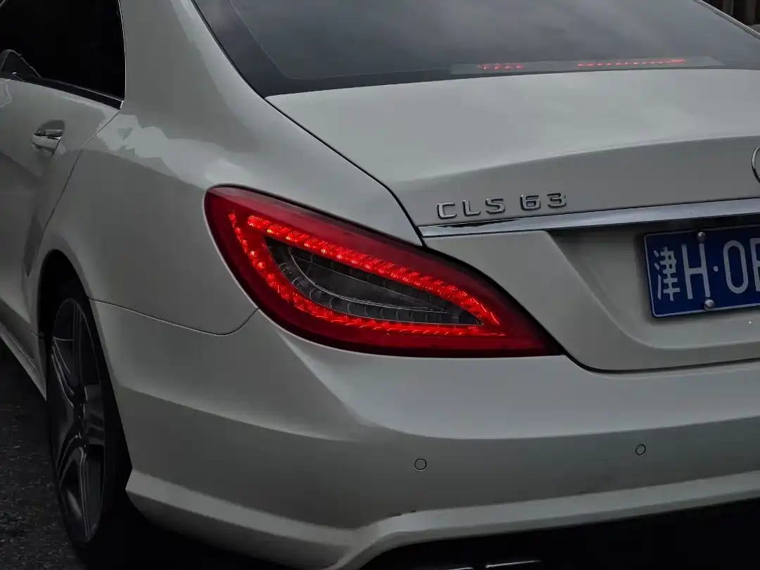 Mercedes-Benz CLS AMG 2012 AMG CLS 63 фото 4