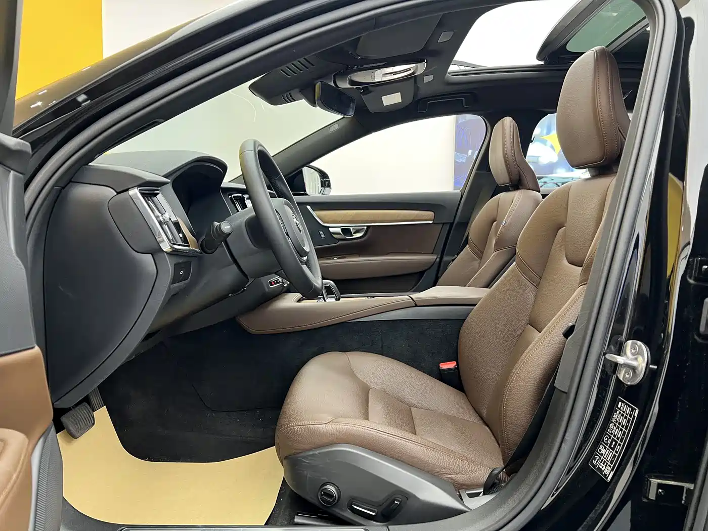 VOLVO S90