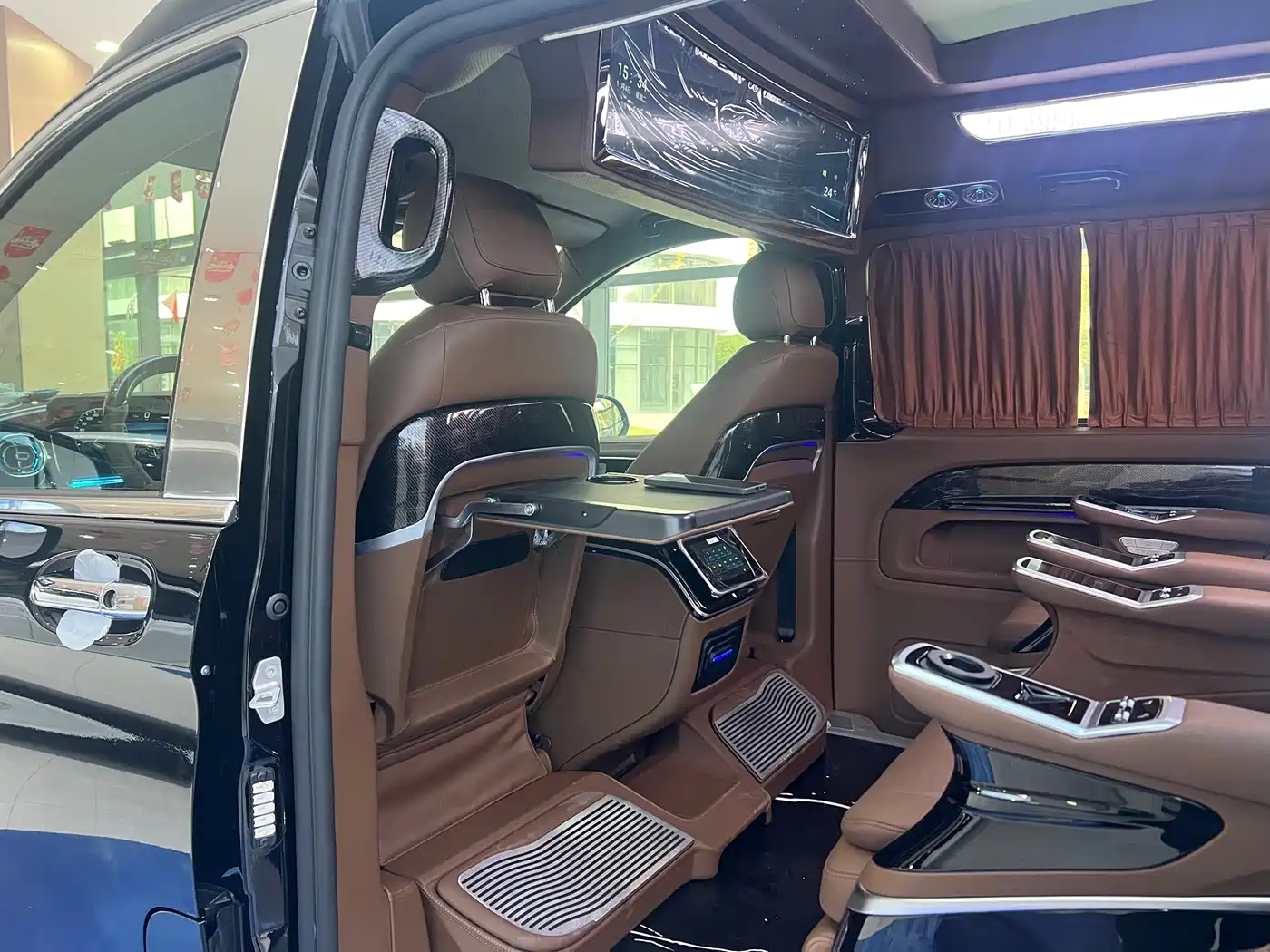Mercedes-Benz Vito 2024 2.0T Business 7-Seater фото 12