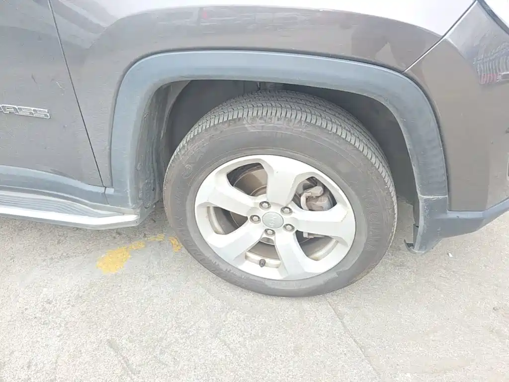 صورة 12 - Jeep Compass