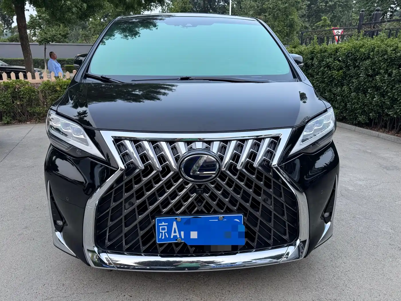 Lexus LM 2020 300h Seven-Seater Elegance Edition