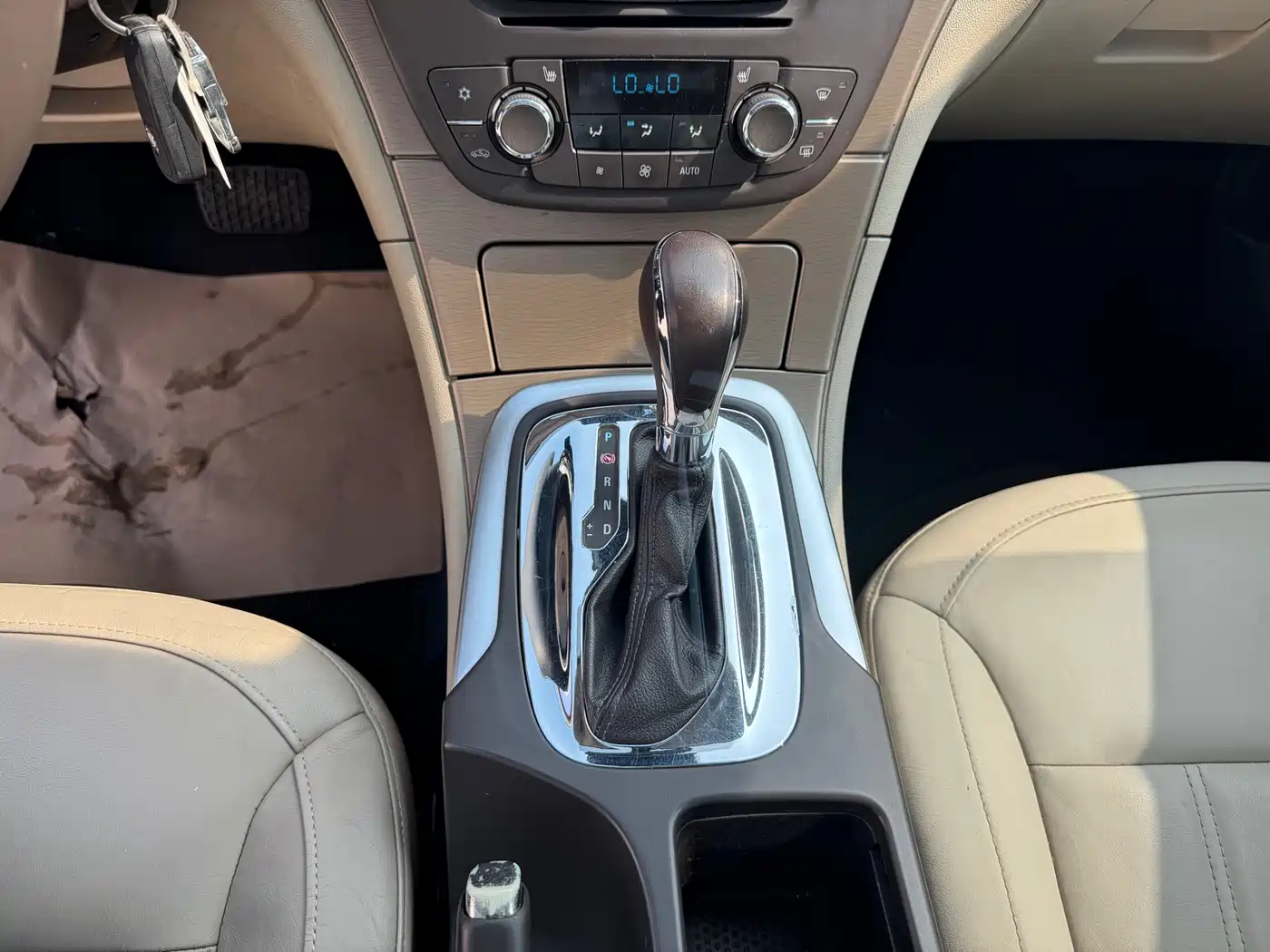 Buick Regal 2012 Model 2.0L Luxury фото 17