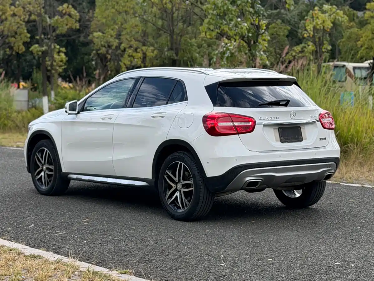 Mercedes-Benz GLA 2015 2016 GLA 220 4MATIC Fashion